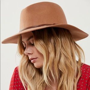 NWOT UO Panama Hat in Beige-ITEM ON HOLD